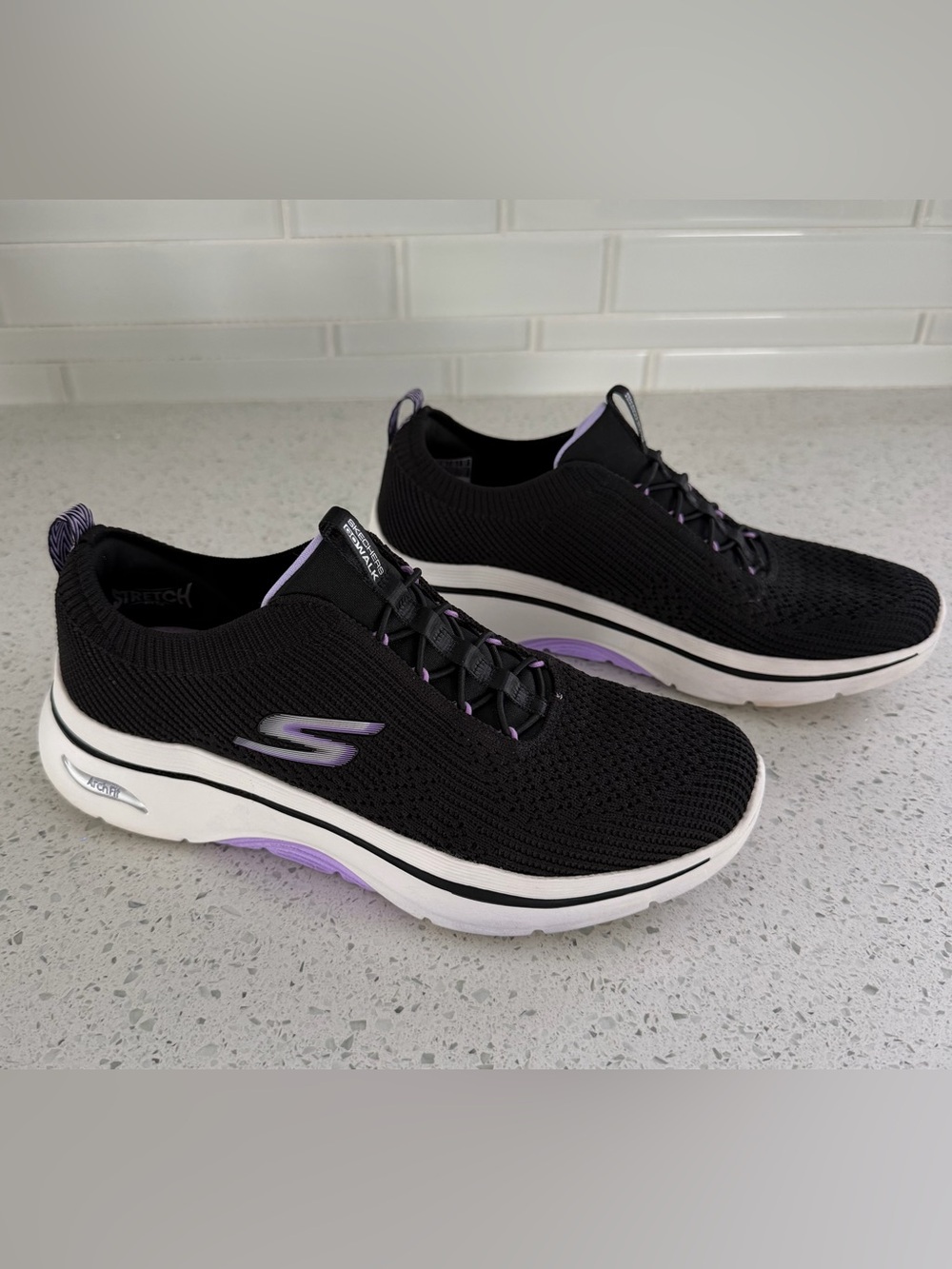 Skechers Go Walk Arch Fit 2.0 Sofia Slip-On Sneakers - Black & Lavender purple